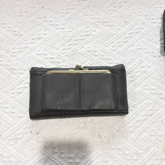 5/$15 MUST BUNDLE Elegant Black Leather Clutch - Picture 3 of 7